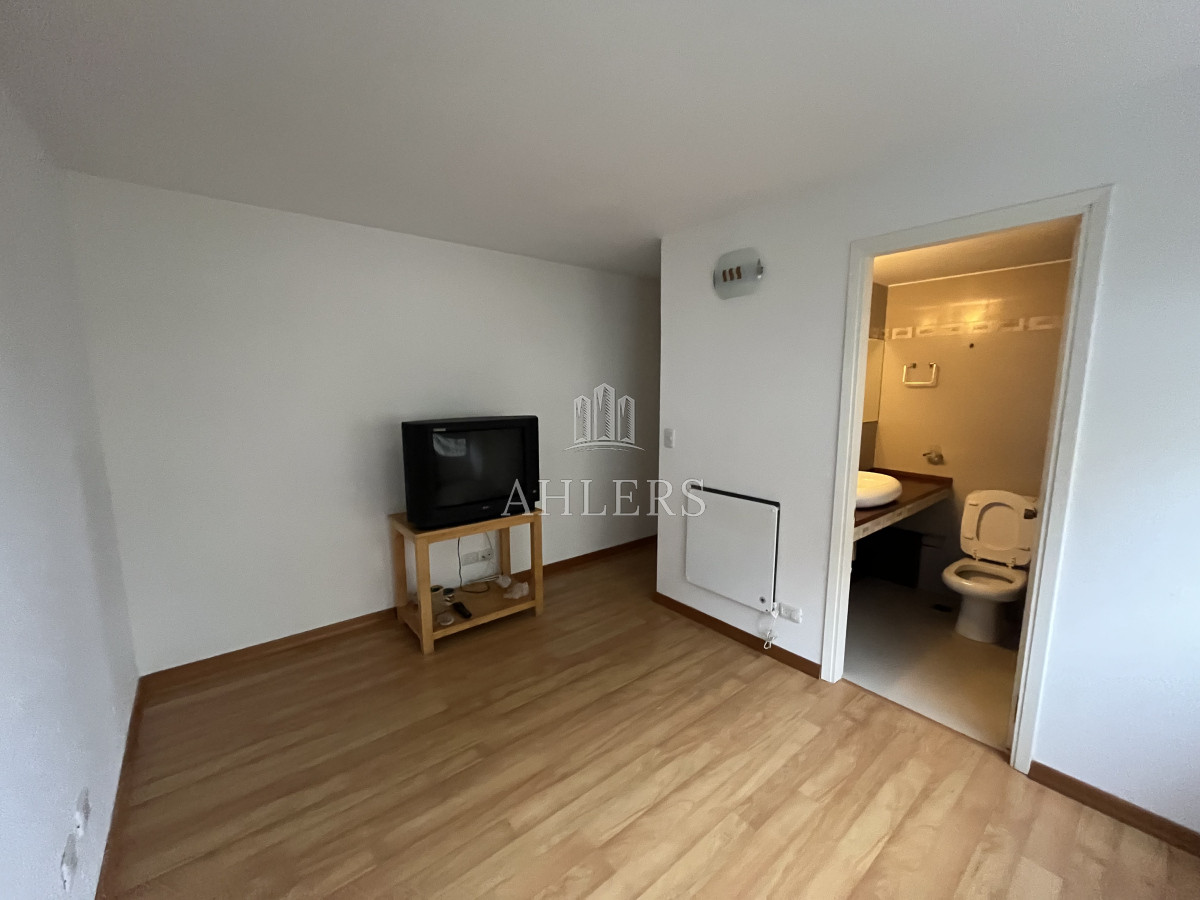 Apartamento ID.187 - Apartamento en venta, puerto Punta del Este.