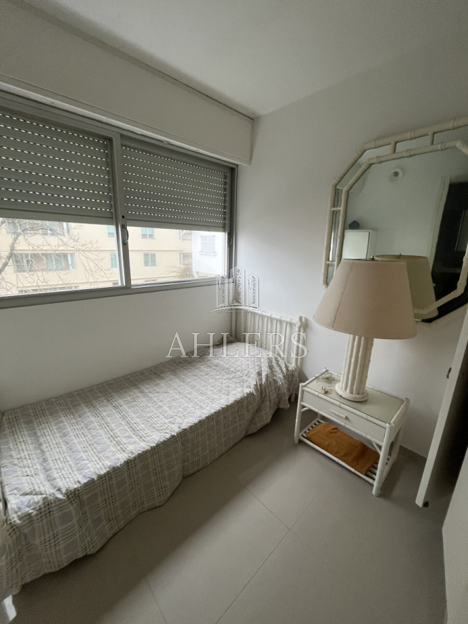 Apartamento ID.187 - Apartamento en venta, puerto Punta del Este.