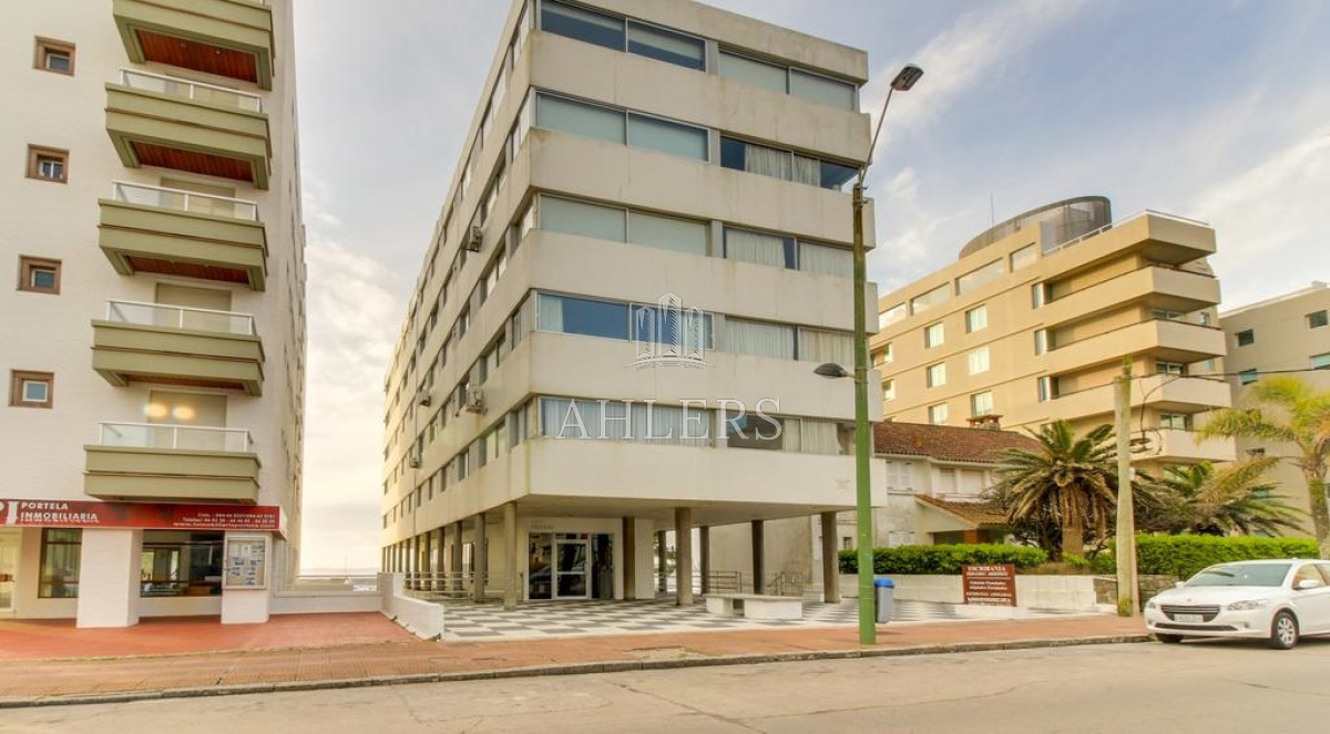 Apartamento ID.187 - Apartamento en venta, puerto Punta del Este.