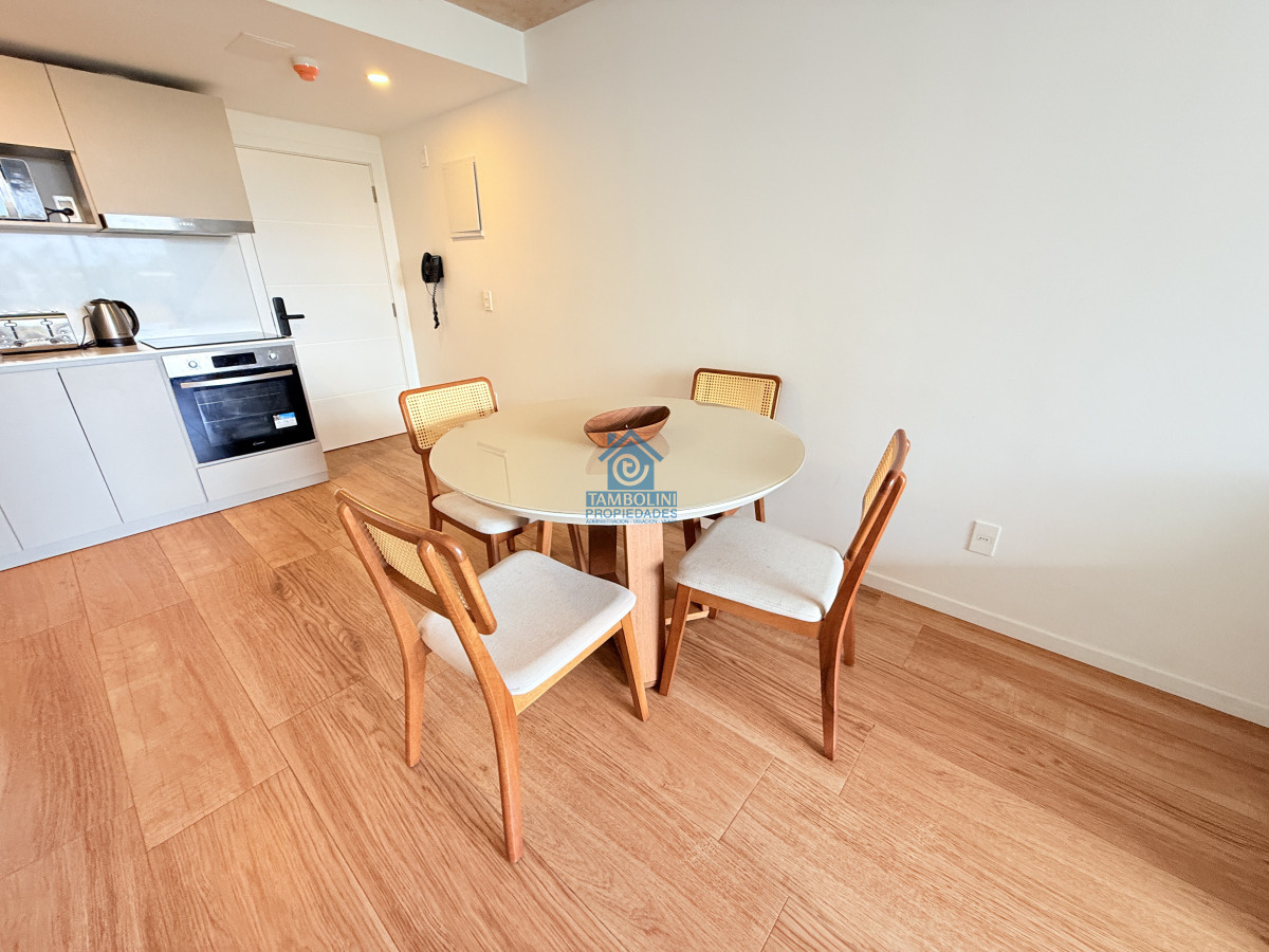 Apartamento ID.638 - Apartamento en Venta primera Linea, Playa Mansa, Punta del Este