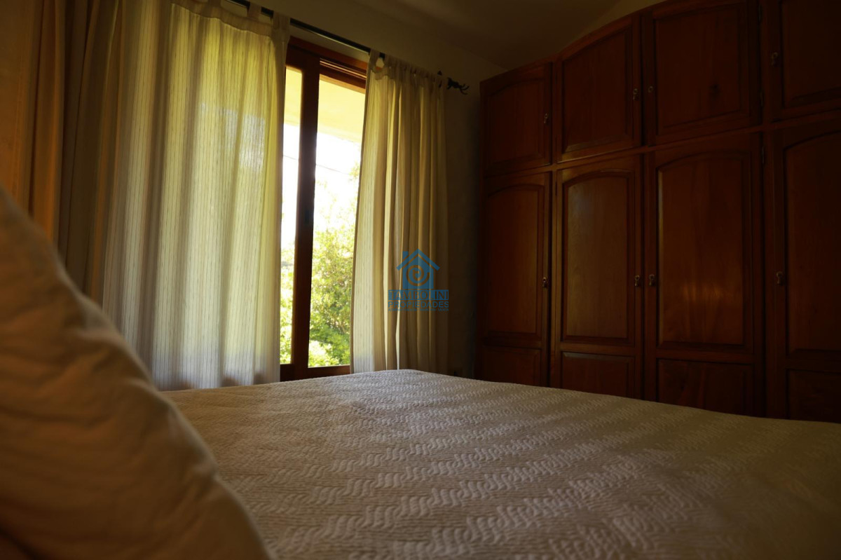Casa ID.602 - Casa en venta 4 dormitorios - Pinares Piscina Climatizada.