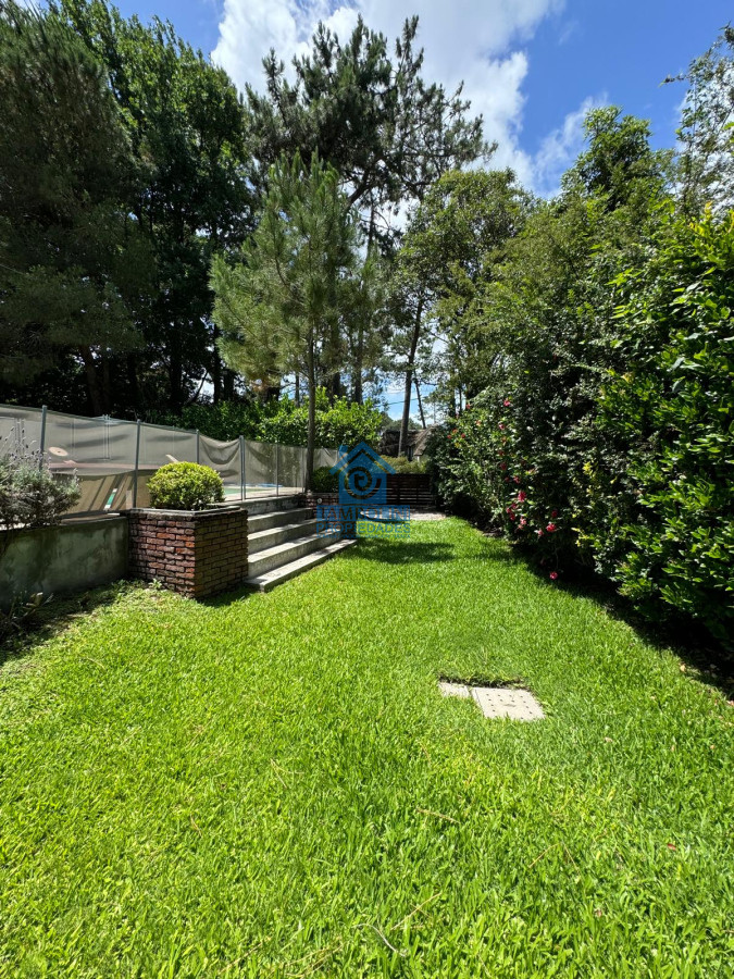 Casa ID.602 - Casa en venta 4 dormitorios - Pinares Piscina Climatizada.