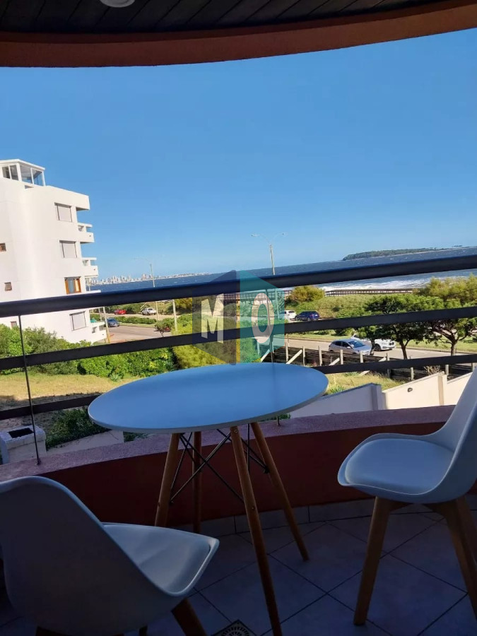 Apartamento ID.842 - Apartamento Reciclado En Venta, Playa Mansa Punta Del Este.