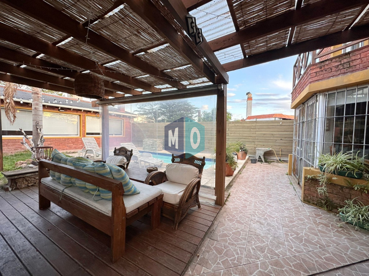 Casa ID.909 - Casa en venta Playa Mansa - 4 dormitorios Parada 19.