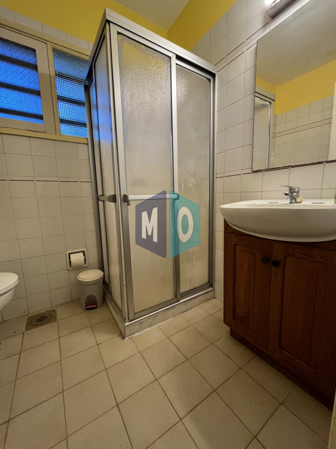 Casa ID.887 - Casa en Playa Mansa, 5 dormitorios y 4 baños.