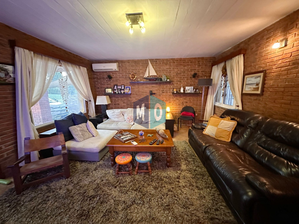 Casa ID.909 - Casa en venta Playa Mansa - 4 dormitorios Parada 19.