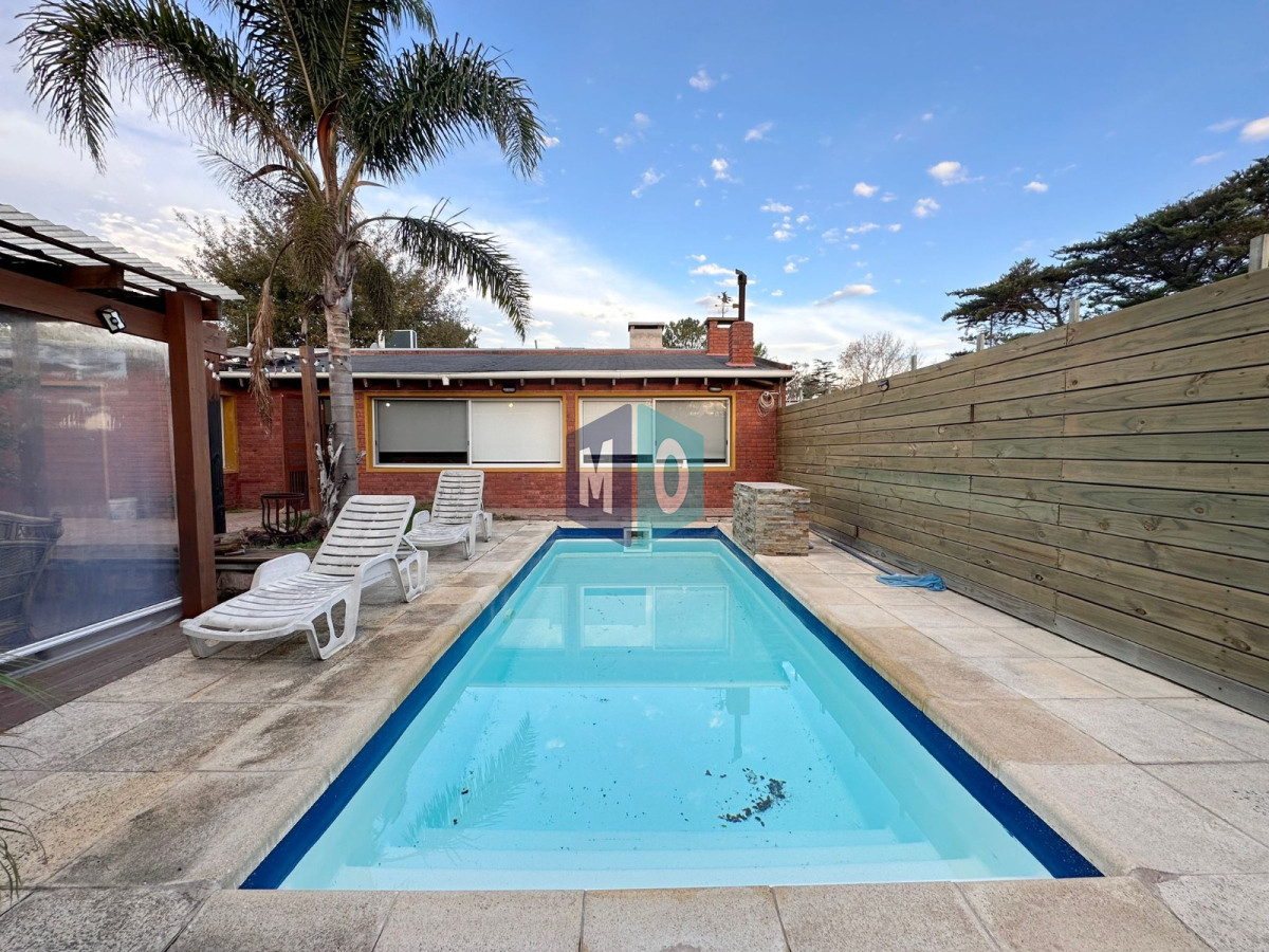 Casa ID.909 - Casa en venta Playa Mansa - 4 dormitorios Parada 19.