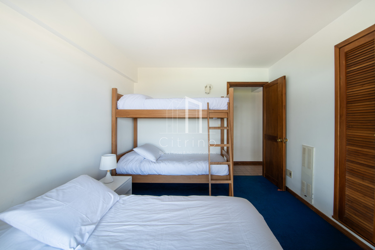 Apartamento ID.1412 - Apartamento en alquiler de temporada, 3 dormitorios frente al mar.