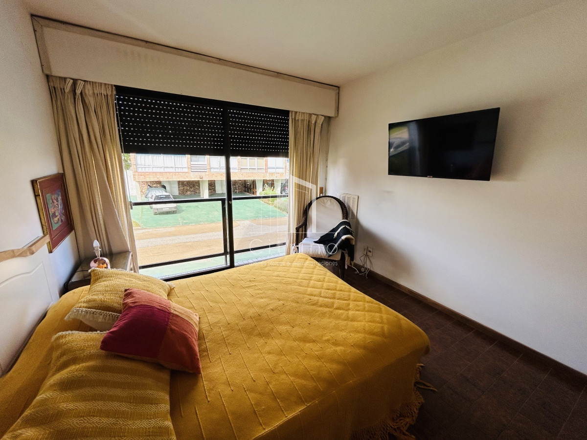 Apartamento ID.1187 - Apartamento en Venta y Alquiler Playa Mansa 3 dormitorios
