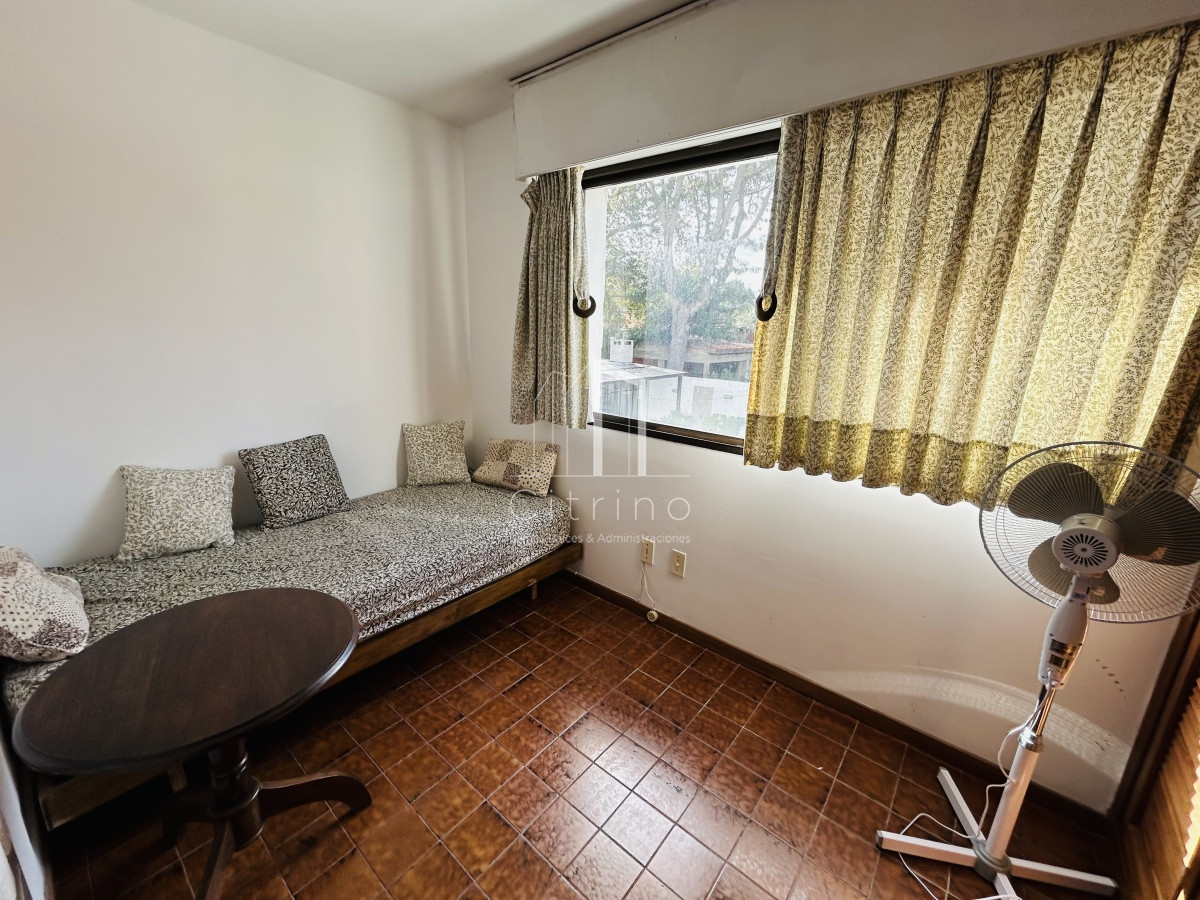 Apartamento ID.1187 - Apartamento en Venta y Alquiler Playa Mansa 3 dormitorios