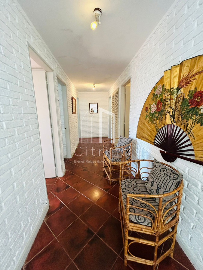 Casa ID.1152 - Casa En Venta, Zona Colegios. Jardines de Cordoba. Punta Del Este.