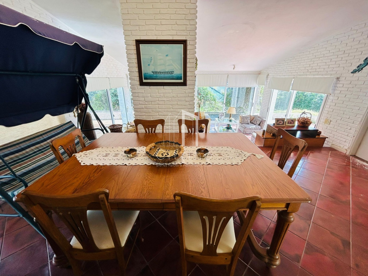 Casa ID.1152 - Casa En Venta, Zona Colegios. Jardines de Cordoba. Punta Del Este.