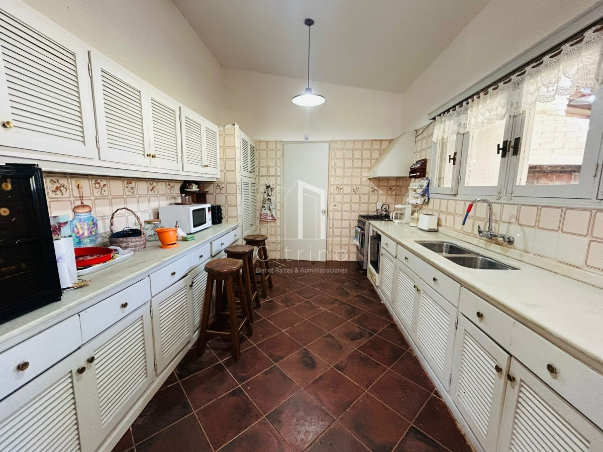 Casa ID.1152 - Casa En Venta, Zona Colegios. Jardines de Cordoba. Punta Del Este.