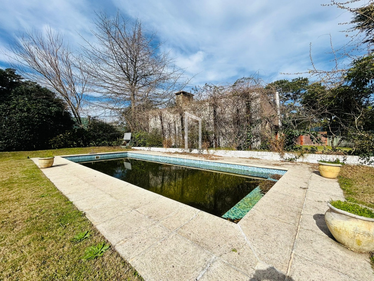 Casa ID.1152 - Casa En Venta, Zona Colegios. Jardines de Cordoba. Punta Del Este.