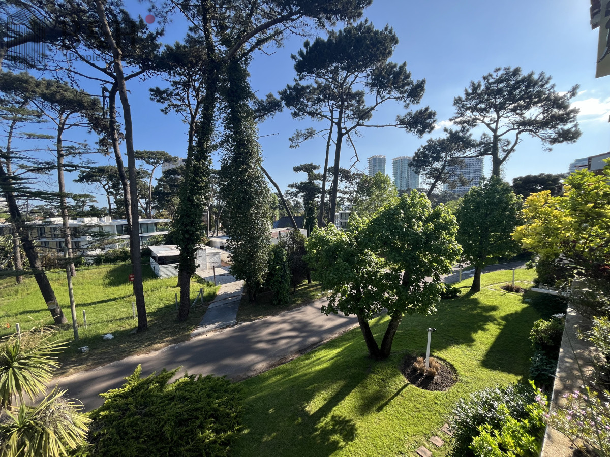 Apartamento ID.3765 - Apartamento en venta o alquiler temporario - 3 dormitorios Playa Mansa.