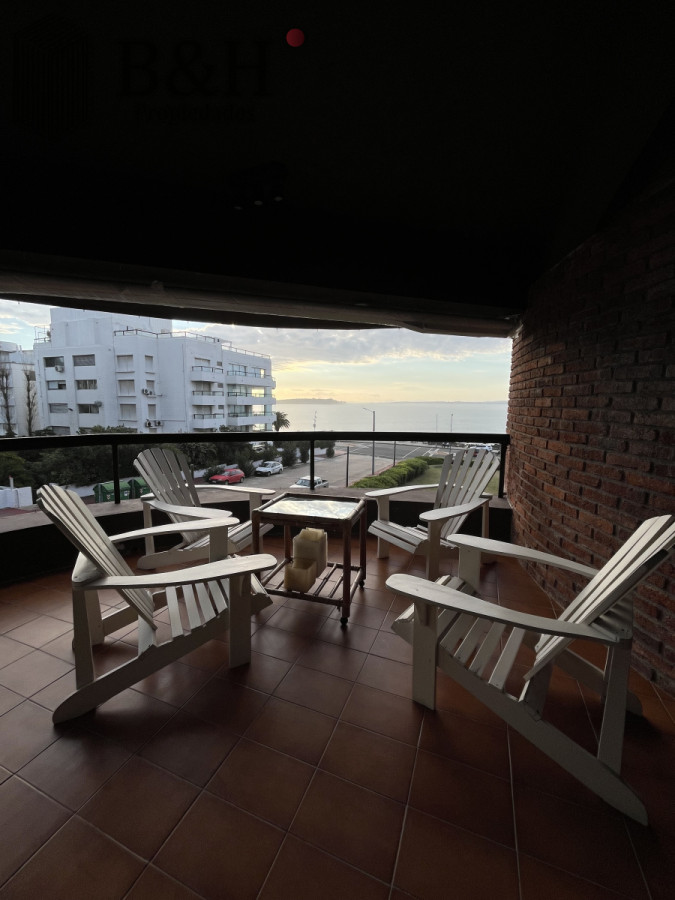 Apartamento ID.5739 - Apartamento en Península - Punta del Este   Frente al Mar !! 