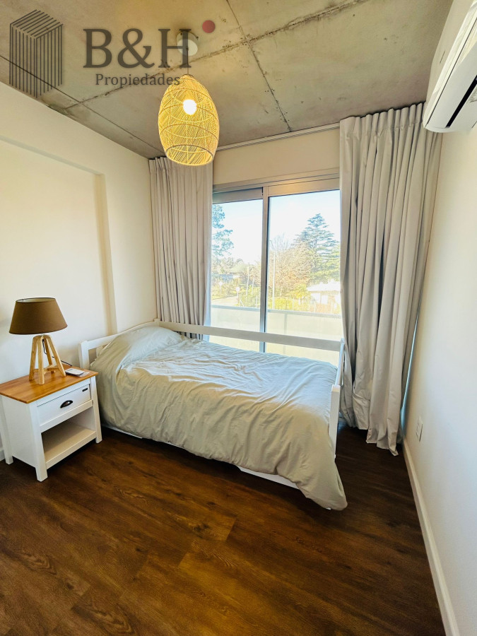 Apartamento ID.5879 - Apartamento en venta 2 Dormitorios , Playa Mansa, Punta del este 
