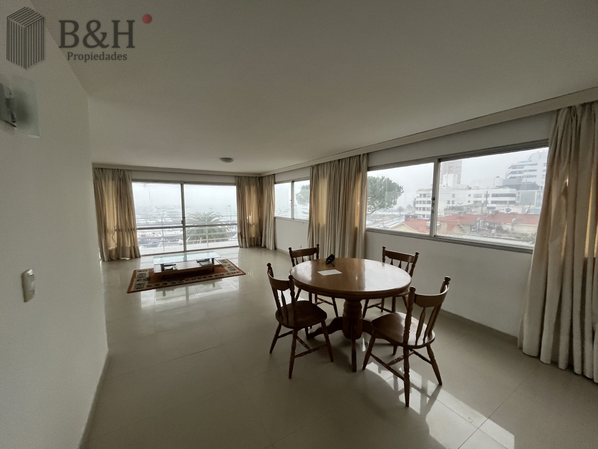 Apartamento ID.3235 - Apartamento en venta, puerto Punta del Este.