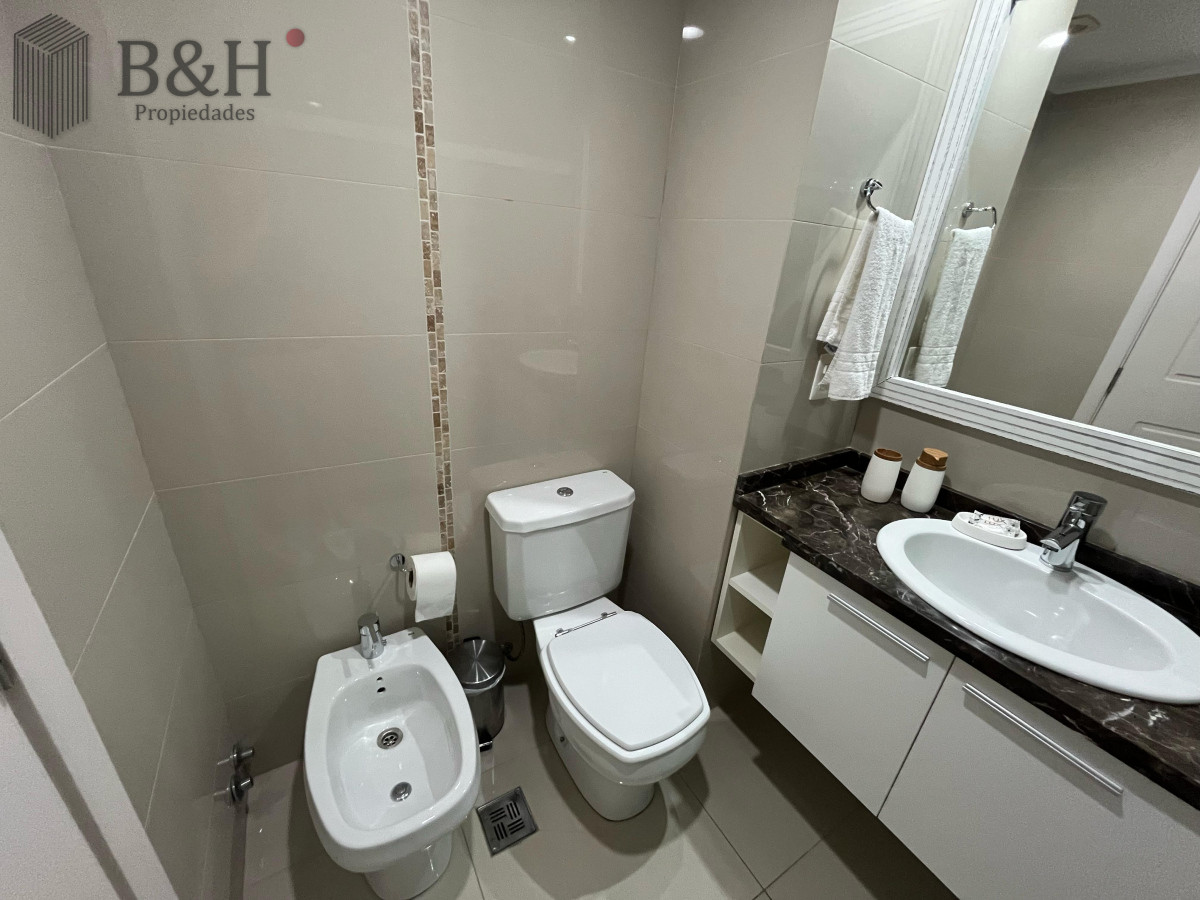 Apartamento ID.4363 - Place Layette - Alquiler anual 2 dormitorios torre de categoría.