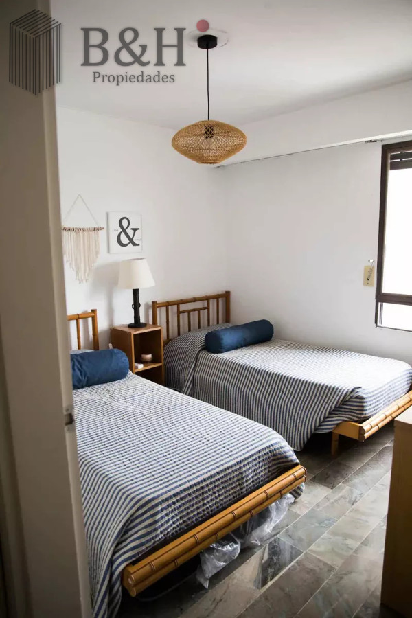Apartamento ID.3709 - Apartamento frente al mar - Playa brava 3 dormitorios.