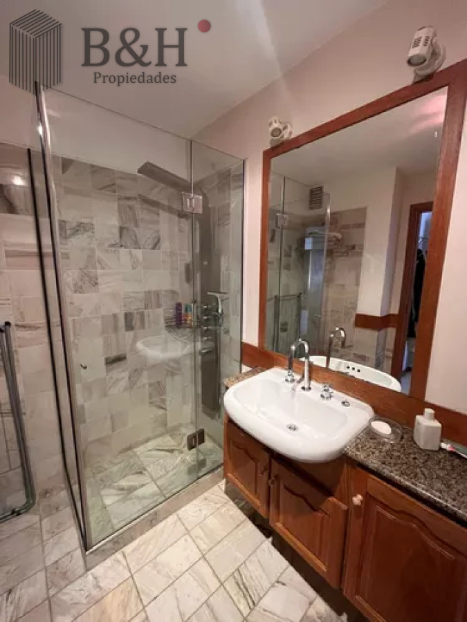 Apartamento ID.4144 - Alquiler de temporada - 2 dormitorios Playa Brava con parrillero a gas.