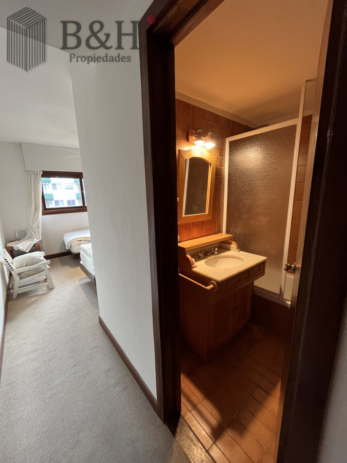 Apartamento ID.5739 - Apartamento en Península - Punta del Este   Frente al Mar !! 