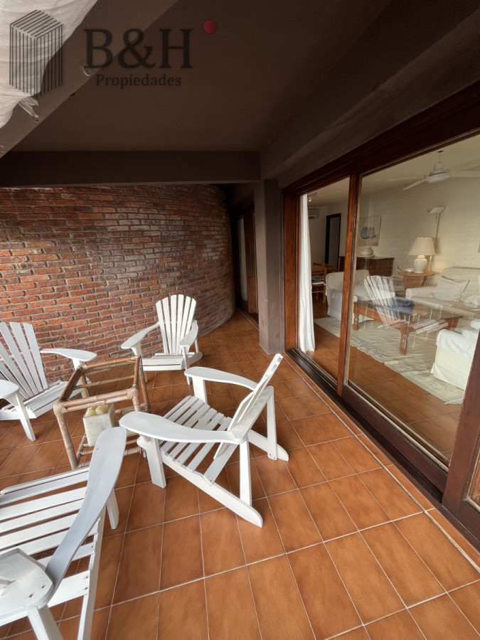Apartamento ID.5739 - Apartamento en Península - Punta del Este   Frente al Mar !! 