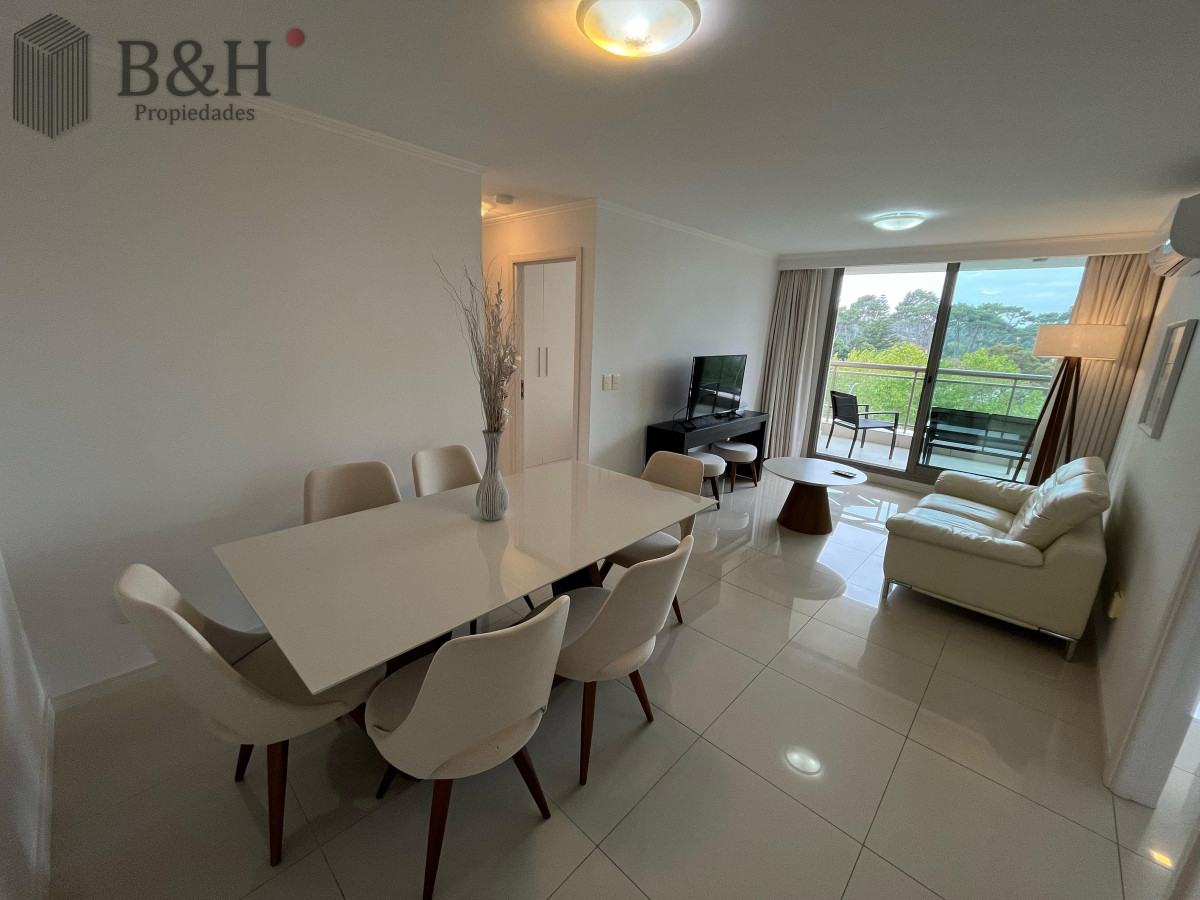 Apartamento ID.4363 - Place Layette - Alquiler anual 2 dormitorios torre de categoría.