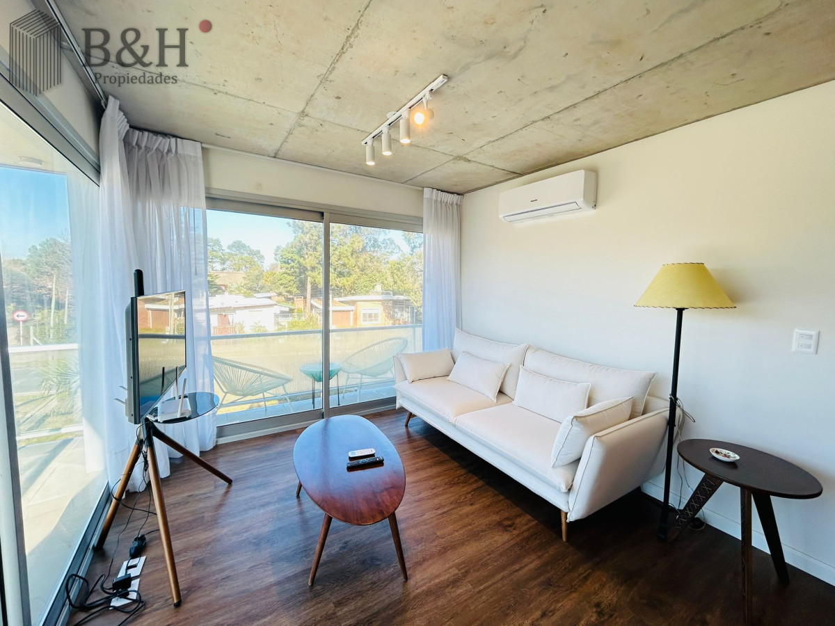 Apartamento ID.5879 - Apartamento en venta 2 Dormitorios , Playa Mansa, Punta del este 
