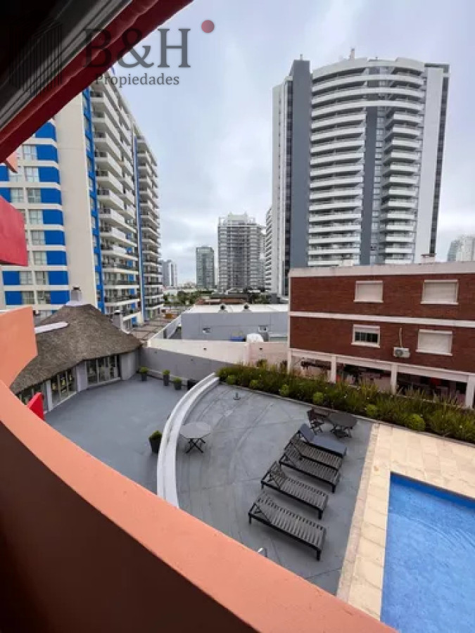 Apartamento ID.4144 - Alquiler de temporada - 2 dormitorios Playa Brava con parrillero a gas.