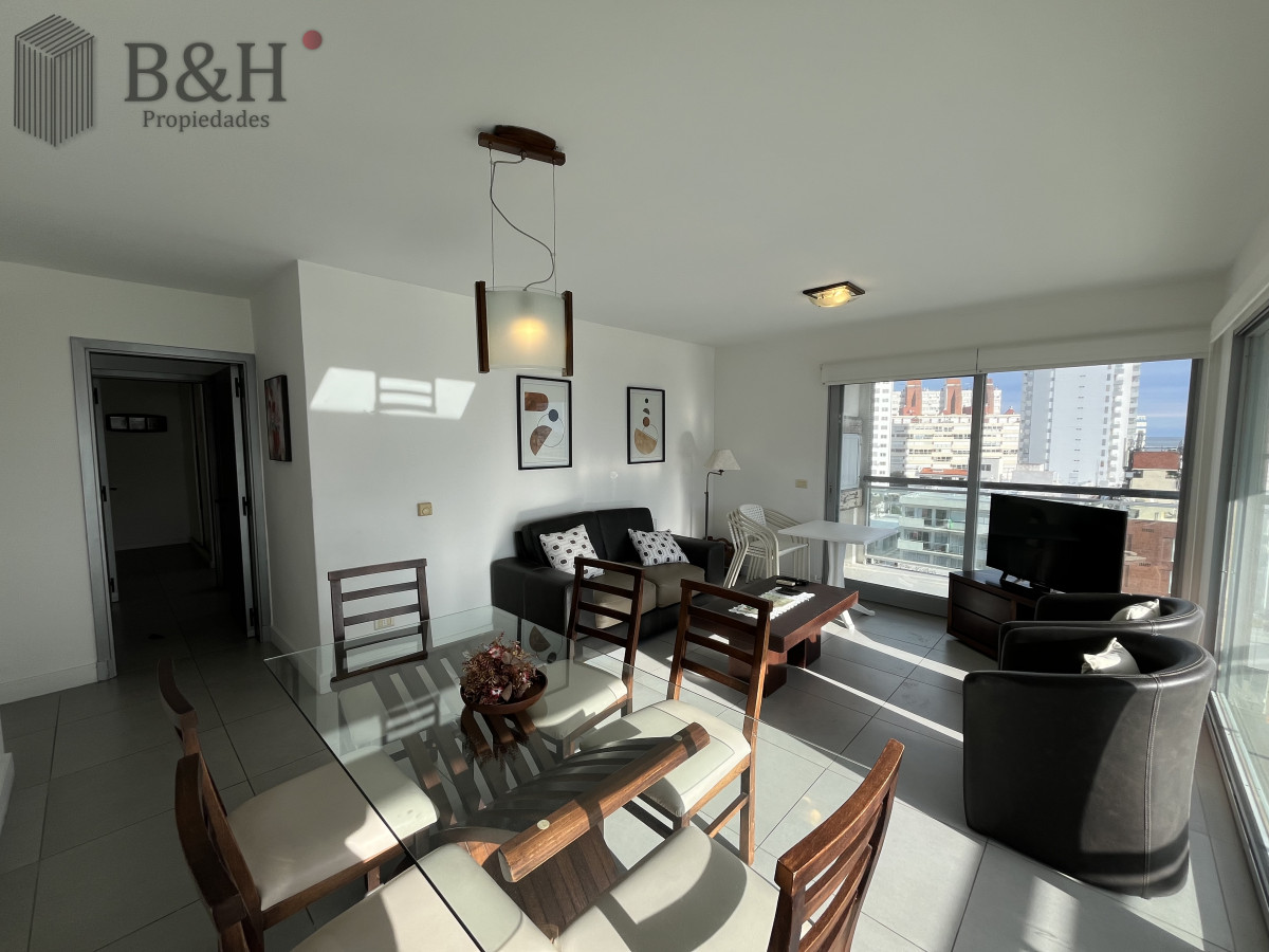 Apartamento ID.5878 - Alquiler Apartamento Torre Francia Con Parrillero, Vista Al Mar