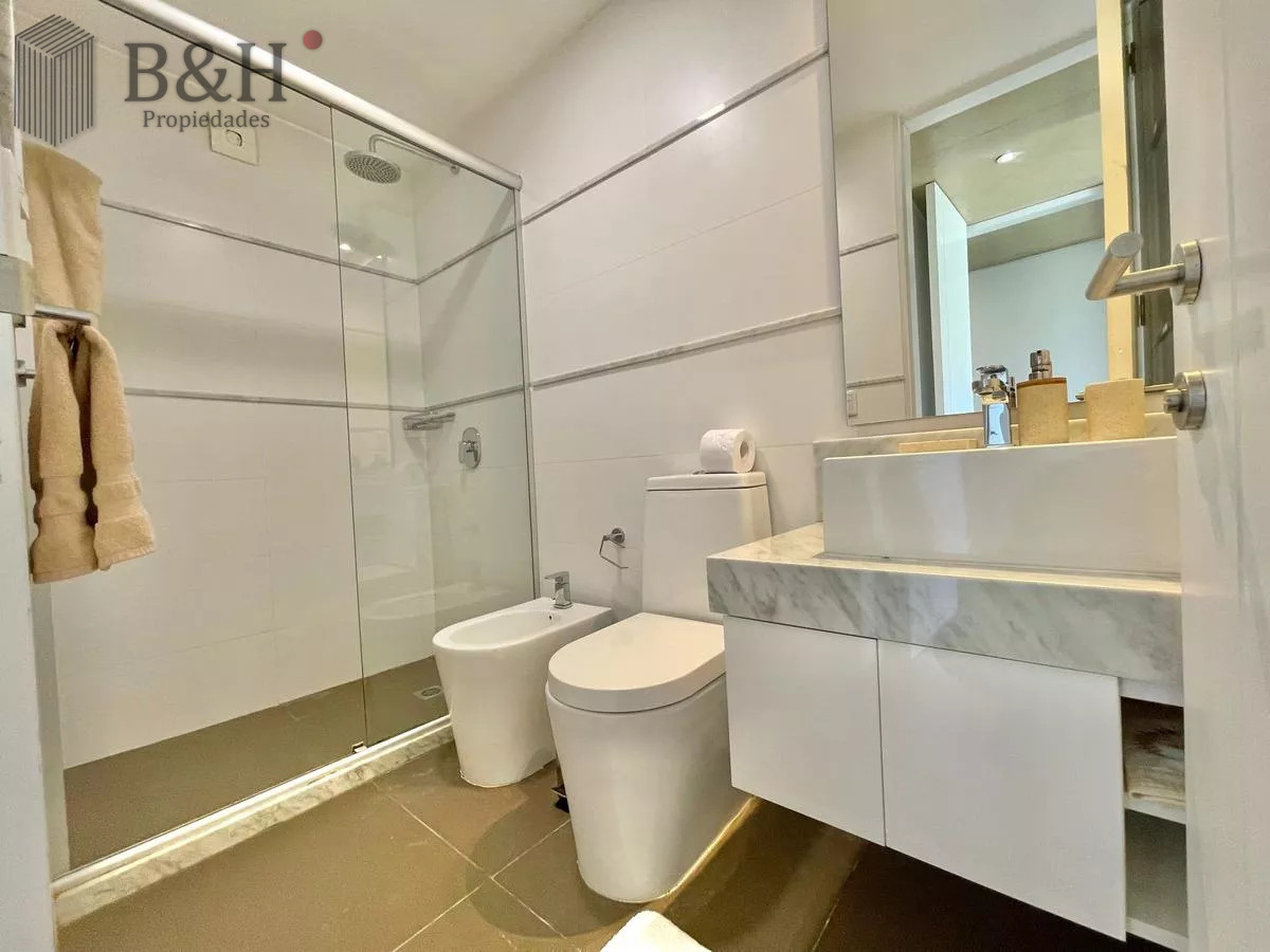 Apartamento ID.2779 - Apartamento en venta , 2 dormitorios, playa mansa, punta del este