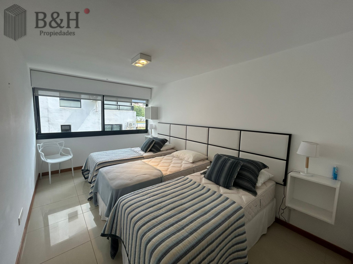 Apartamento ID.3706 - Apartamento en alquiler - Primera línea Brava 3 dormitorios + Dep.