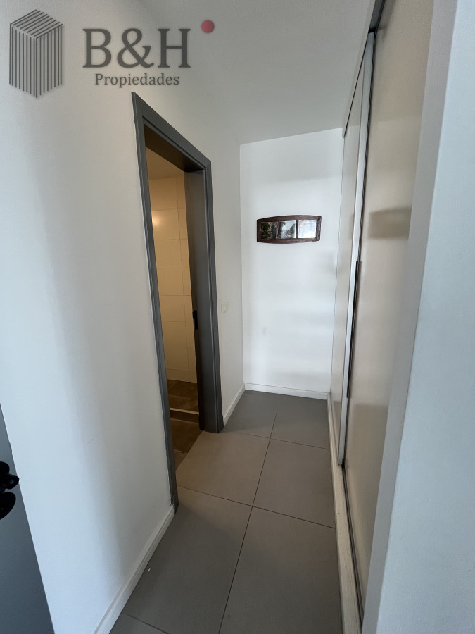 Apartamento ID.5878 - Alquiler Apartamento Torre Francia Con Parrillero, Vista Al Mar