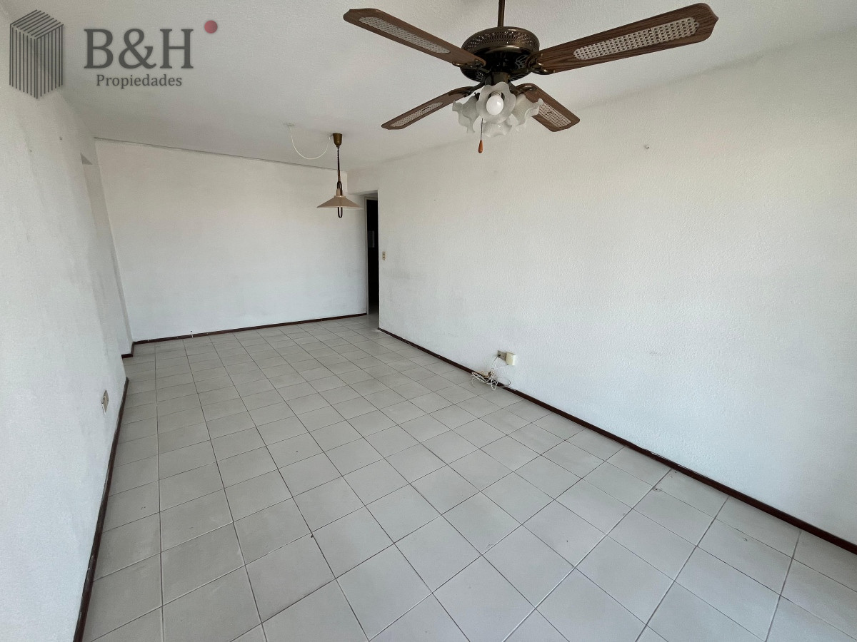 Apartamento ID.4295 - Apartamento en venta - 3 dormitorios Barrio Ipora.