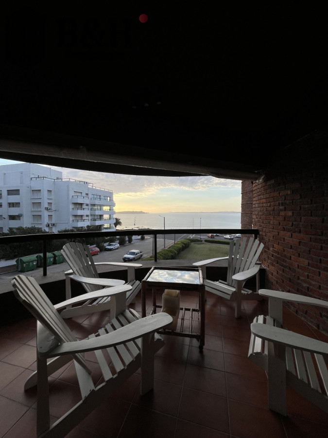 Apartamento ID.5739 - Apartamento en Península - Punta del Este   Frente al Mar !! 