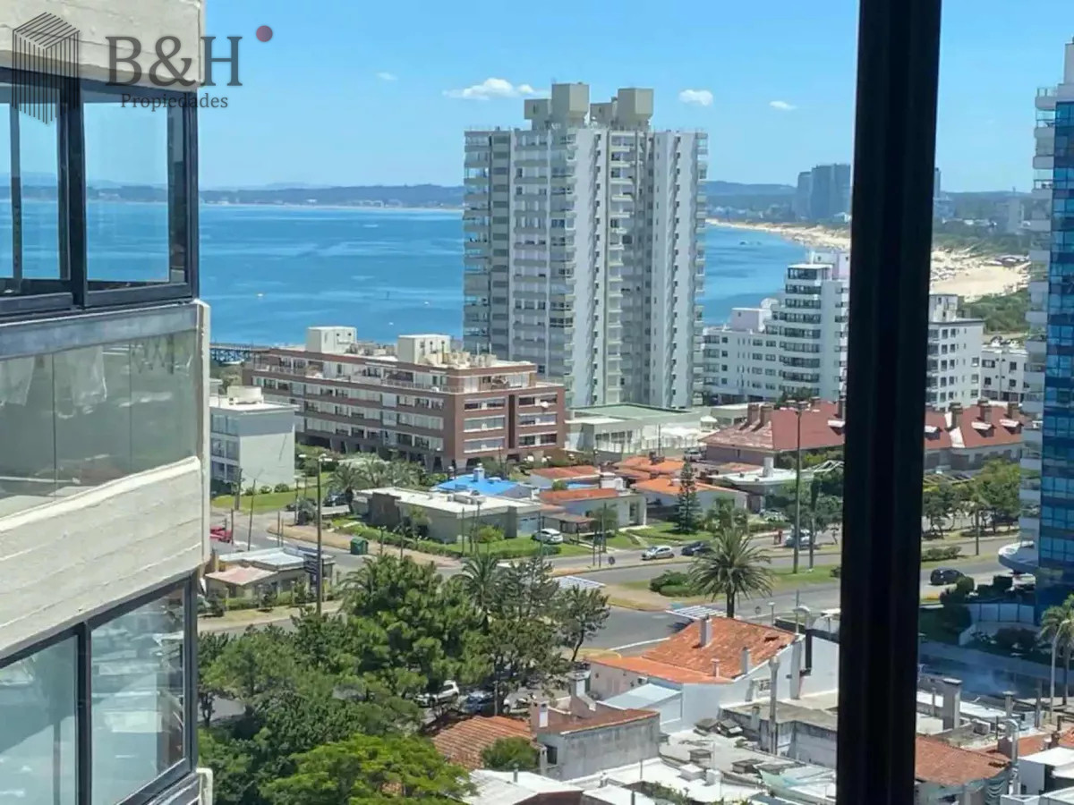 Apartamento ID.3709 - Apartamento frente al mar - Playa brava 3 dormitorios.