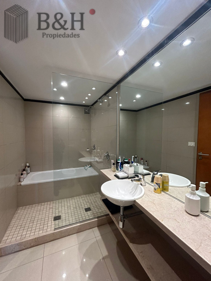 Apartamento ID.3706 - Apartamento en alquiler - Primera línea Brava 3 dormitorios + Dep.