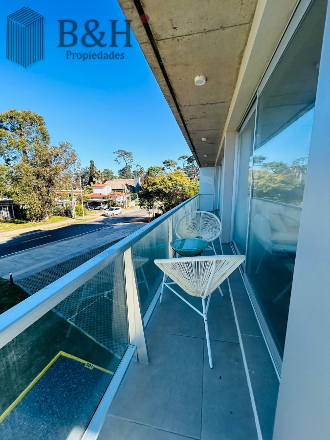 Apartamento ID.5879 - Apartamento en venta 2 Dormitorios , Playa Mansa, Punta del este 