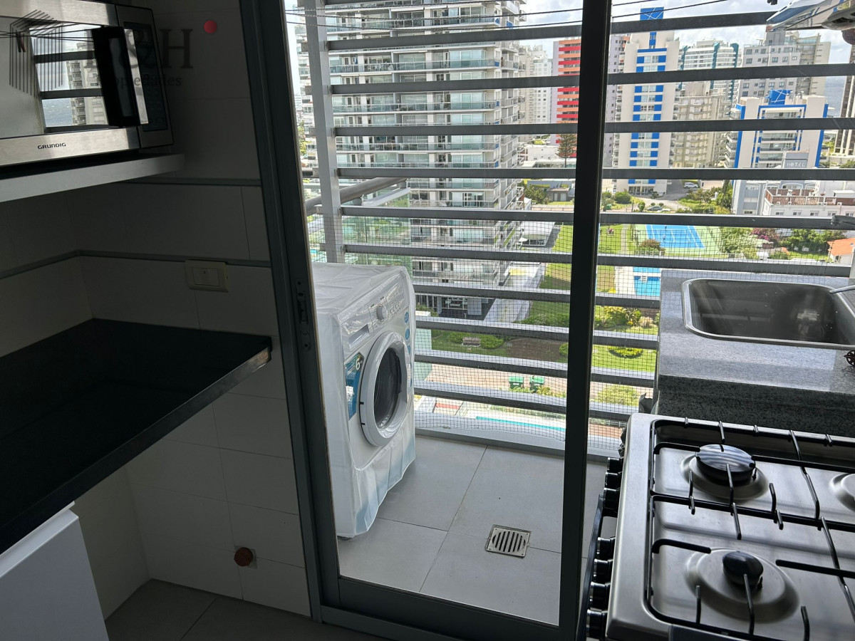 Apartamento ID.3225 - Apartamento en venta y alquiler de 2 dormitorios, Punta Del Este.