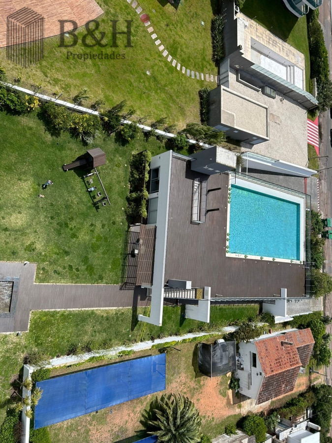 Apartamento ID.3225 - Apartamento en venta y alquiler de 2 dormitorios, Punta Del Este.
