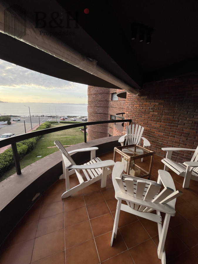 Apartamento ID.5739 - Apartamento en Península - Punta del Este   Frente al Mar !! 