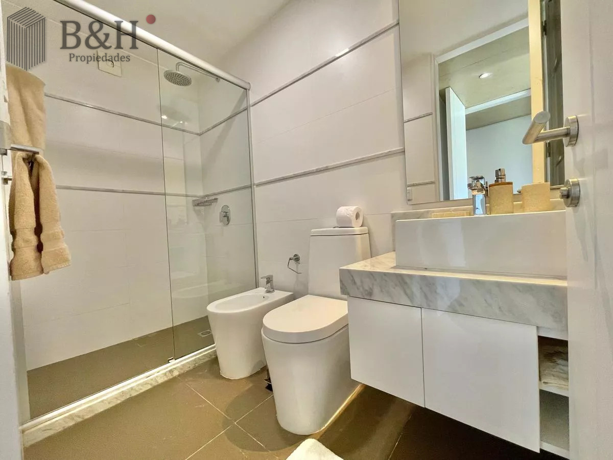 Apartamento ID.2779 - Apartamento en venta , 2 dormitorios, playa mansa, punta del este