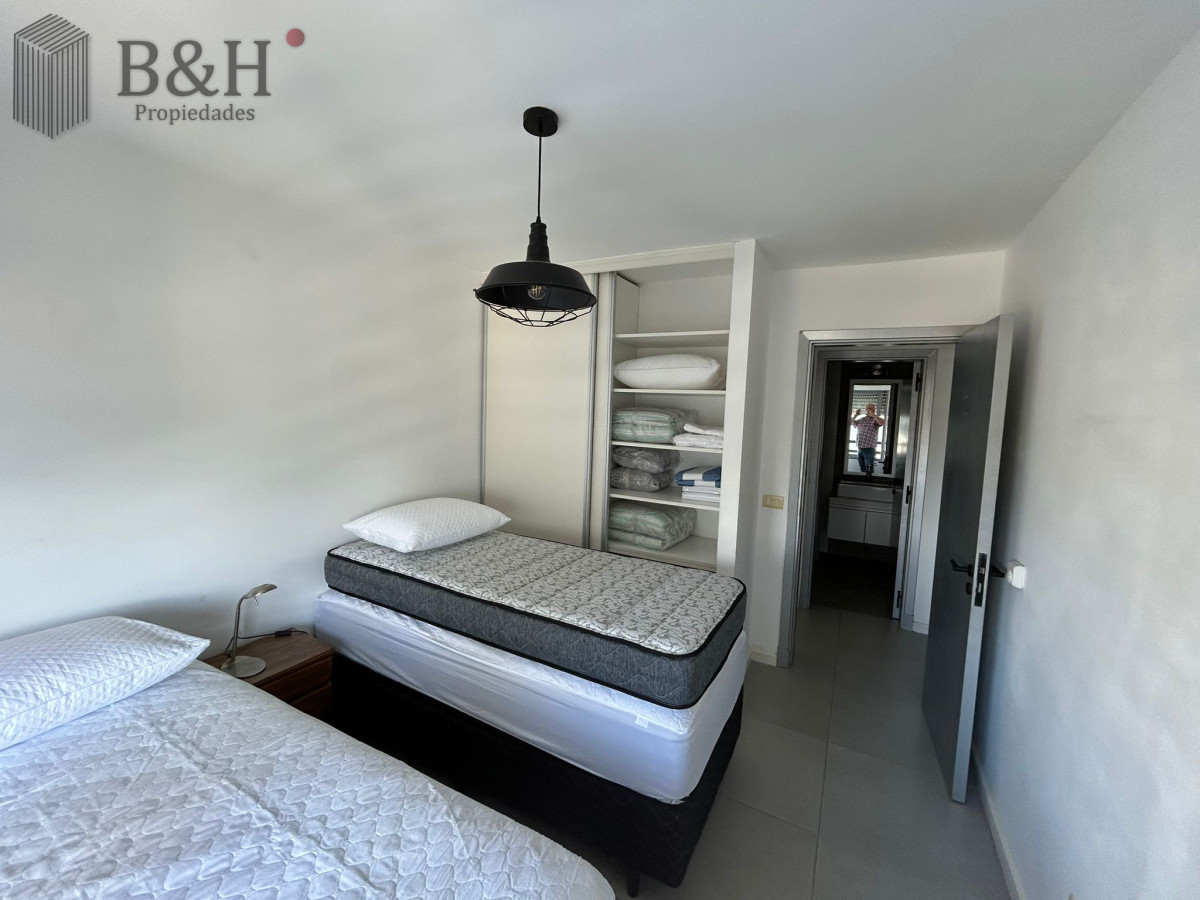 Apartamento ID.3225 - Apartamento en venta y alquiler de 2 dormitorios, Punta Del Este.