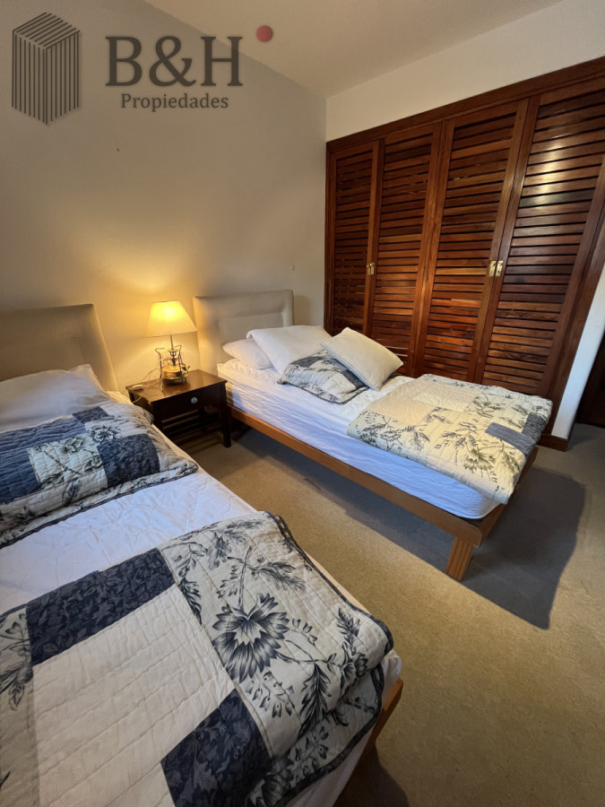 Apartamento ID.5739 - Apartamento en Península - Punta del Este   Frente al Mar !! 