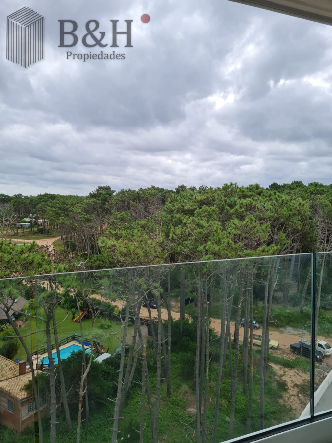 Apartamento ID.3973 - Apartamento en primera linea - 4 dormitorios Pinares Playa Mansa.