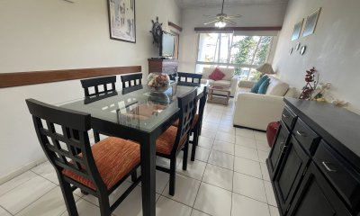 Apartamento en venta o alquiler temporario - 3 dormitorios Playa Mansa.