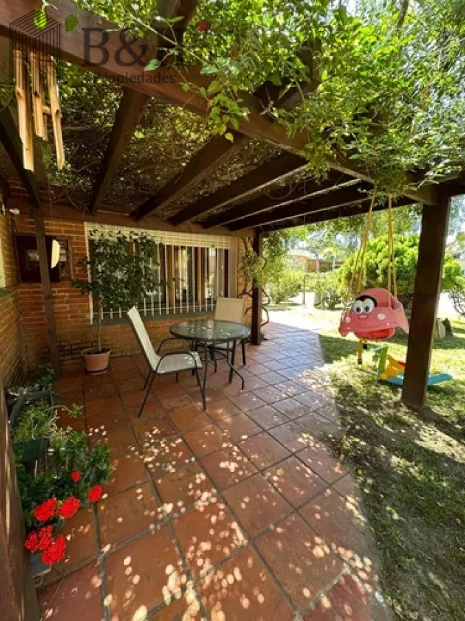 Casa ID.6180 - Casa en alquiler 3 dormitorios, Playa Mansa Punta Del Este.