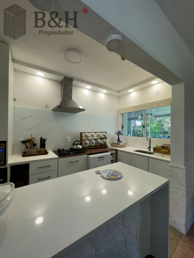 Casa ID.6153 - Casa En Rincón Del Indio - 3 Dormitorios, Piscina Climatizada, Barbacoa.