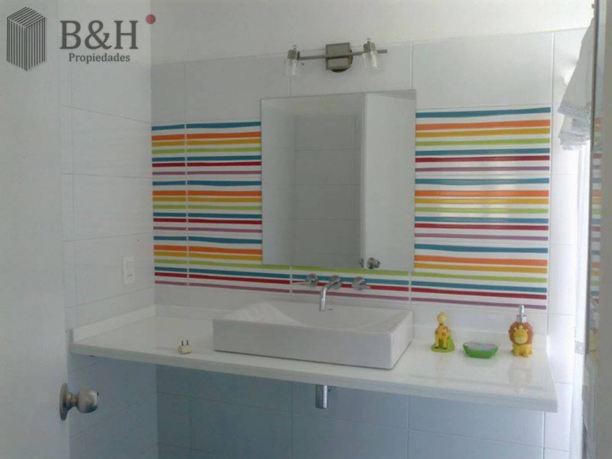 Casa ID.5413 - Casa en alquiler de temporada - Punta Del Este 5 dormitorios, Piscina.